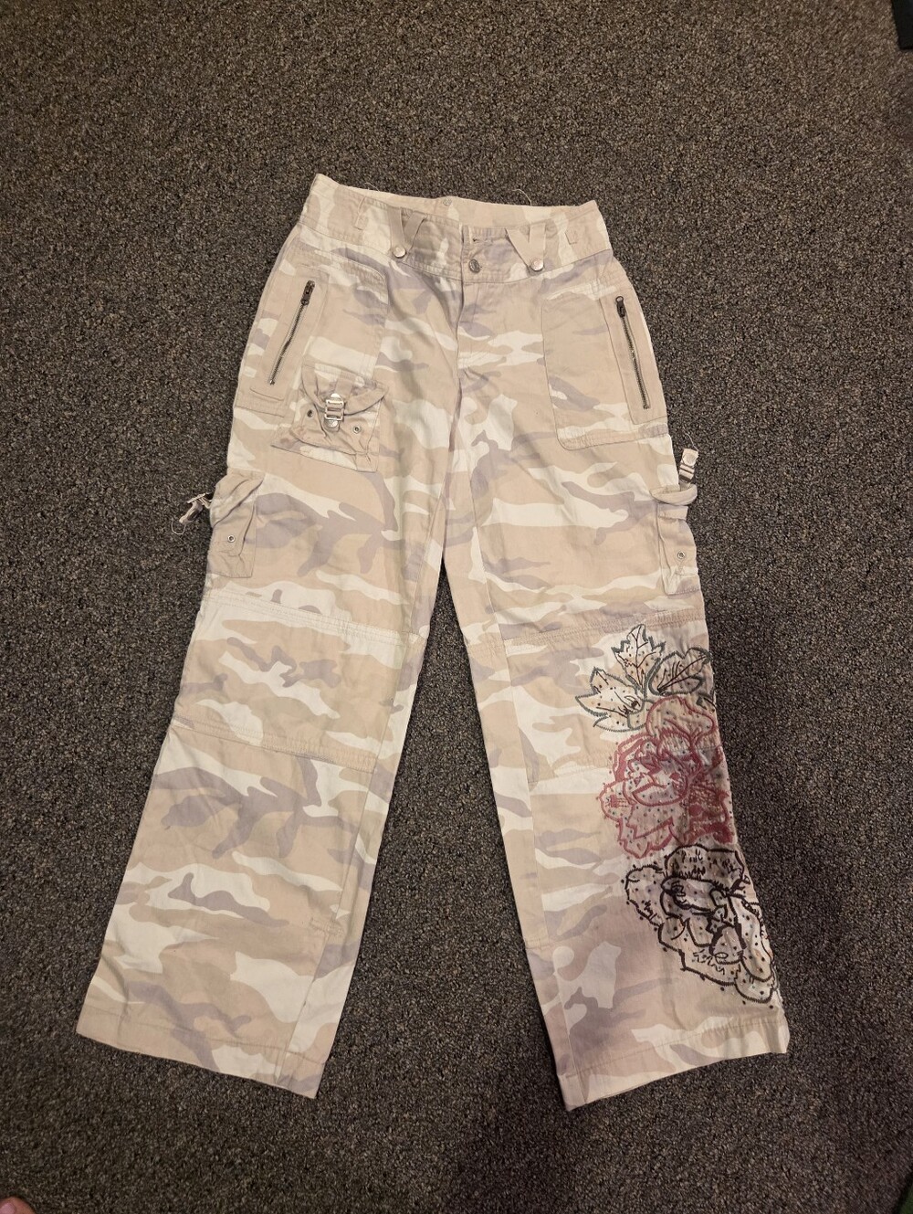 VENUS Beige Camouflage Pants with Floral Print